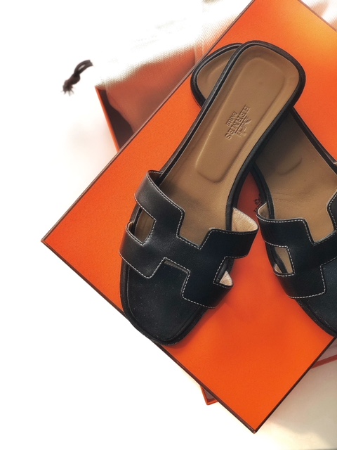 black hermes oran sandals